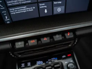 PORSCHE 992 992 Carrera 4S Cabrio Burmester Sportuitlaat