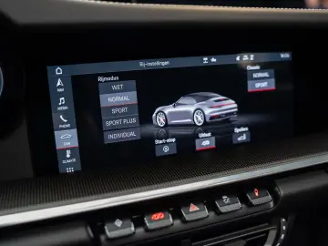 PORSCHE 992 992 Carrera 4S Cabrio Burmester Sportuitlaat