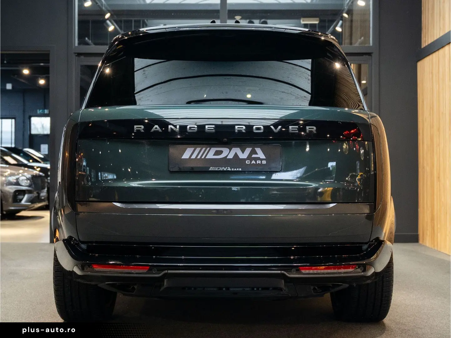 LAND ROVER Range Rover P550e Autobiography Belgravia Green