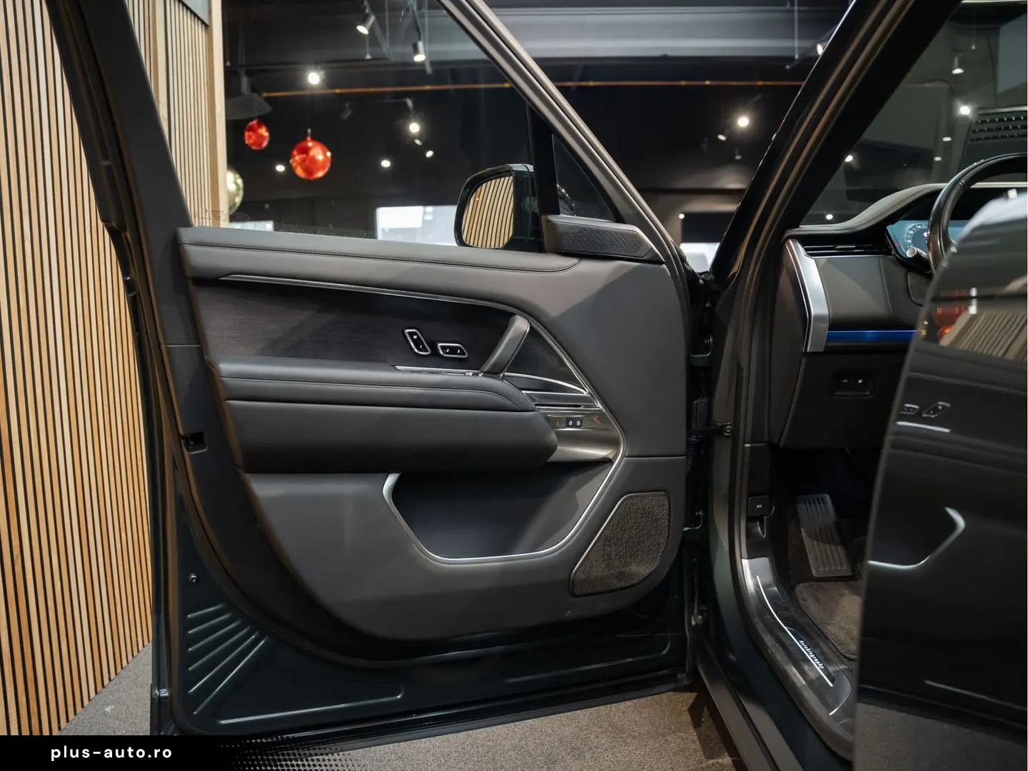 LAND ROVER Range Rover P550e Autobiography Belgravia Green