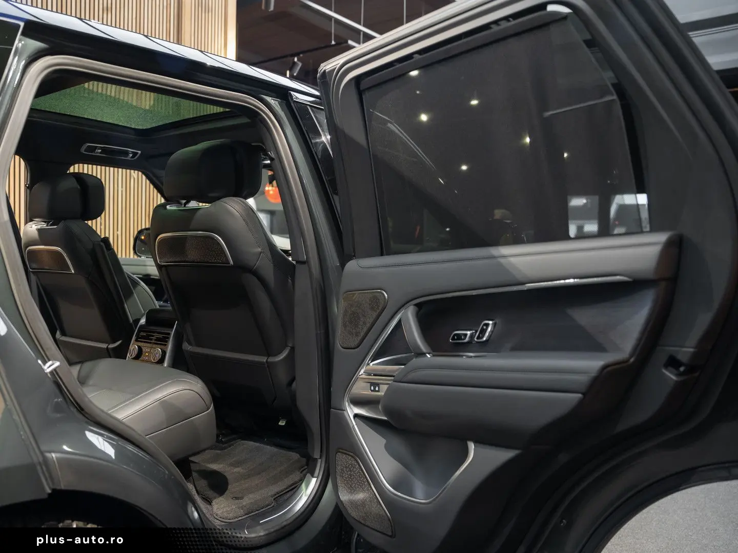 LAND ROVER Range Rover P550e Autobiography Belgravia Green