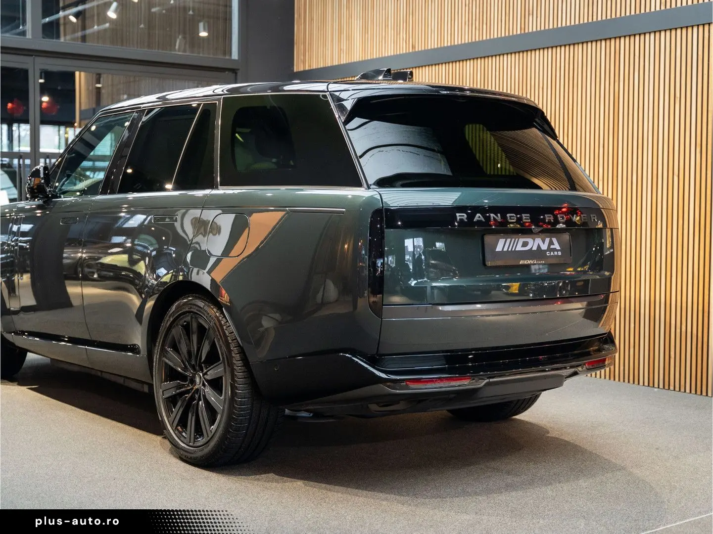 LAND ROVER Range Rover P550e Autobiography Belgravia Green