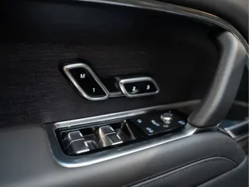 LAND ROVER Range Rover P550e Autobiography Belgravia Green