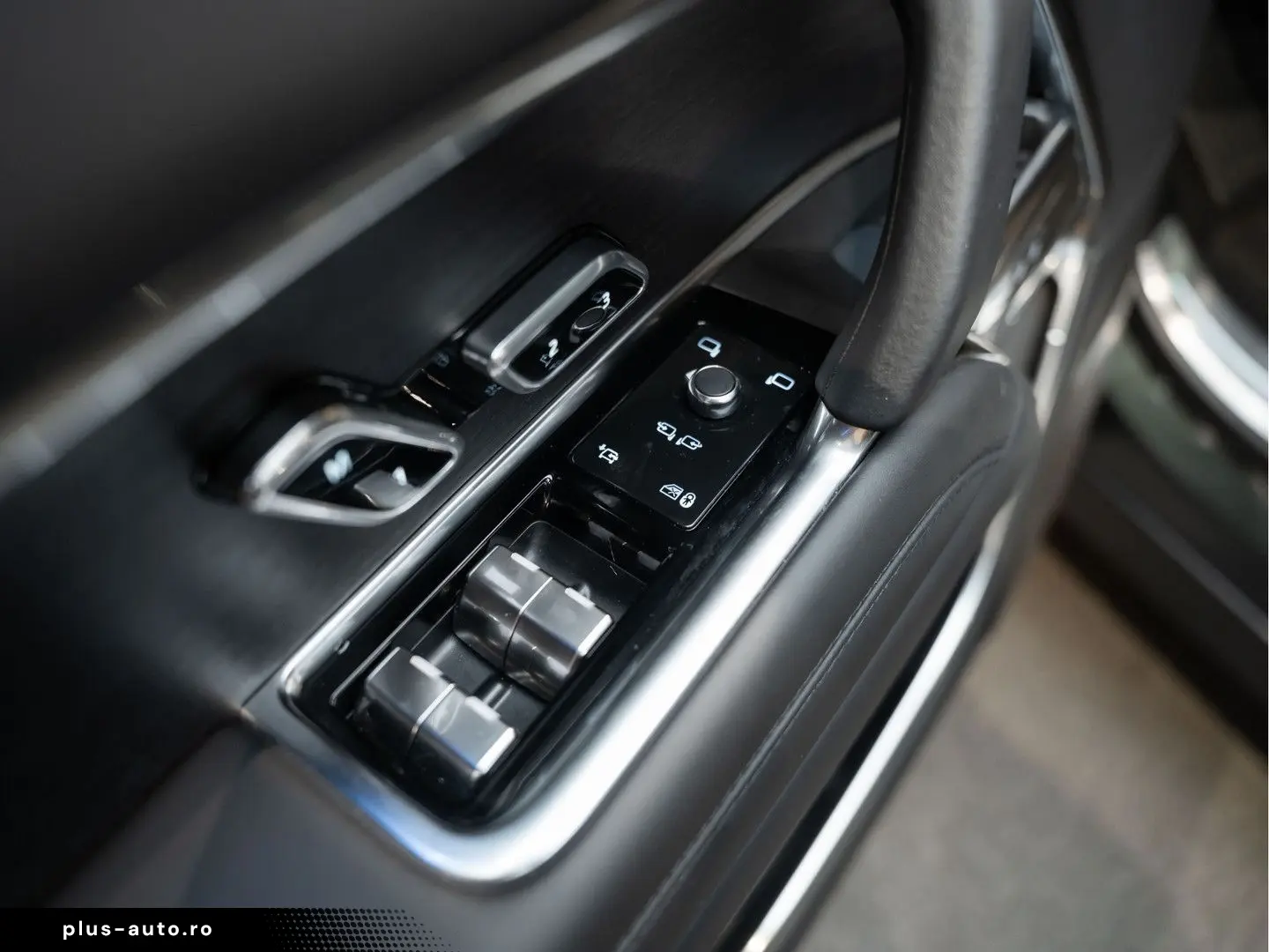 LAND ROVER Range Rover P550e Autobiography Belgravia Green