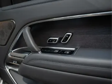 LAND ROVER Range Rover P550e Autobiography Belgravia Green