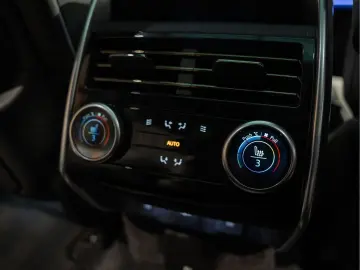 LAND ROVER Range Rover P550e Autobiography Belgravia Green