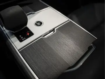 LAND ROVER Range Rover P550e Autobiography Belgravia Green