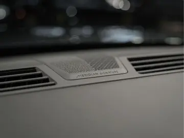 LAND ROVER Range Rover P550e Autobiography Belgravia Green