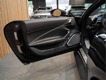 FERRARI Roma Spider V8 Full Carbon ADAS Roma Spider 3.9