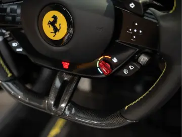 FERRARI Roma Spider V8 Full Carbon ADAS Roma Spider 3.9
