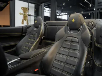 FERRARI Portofino M V8 HELE Carbon Daytona Seats 3.9 Por