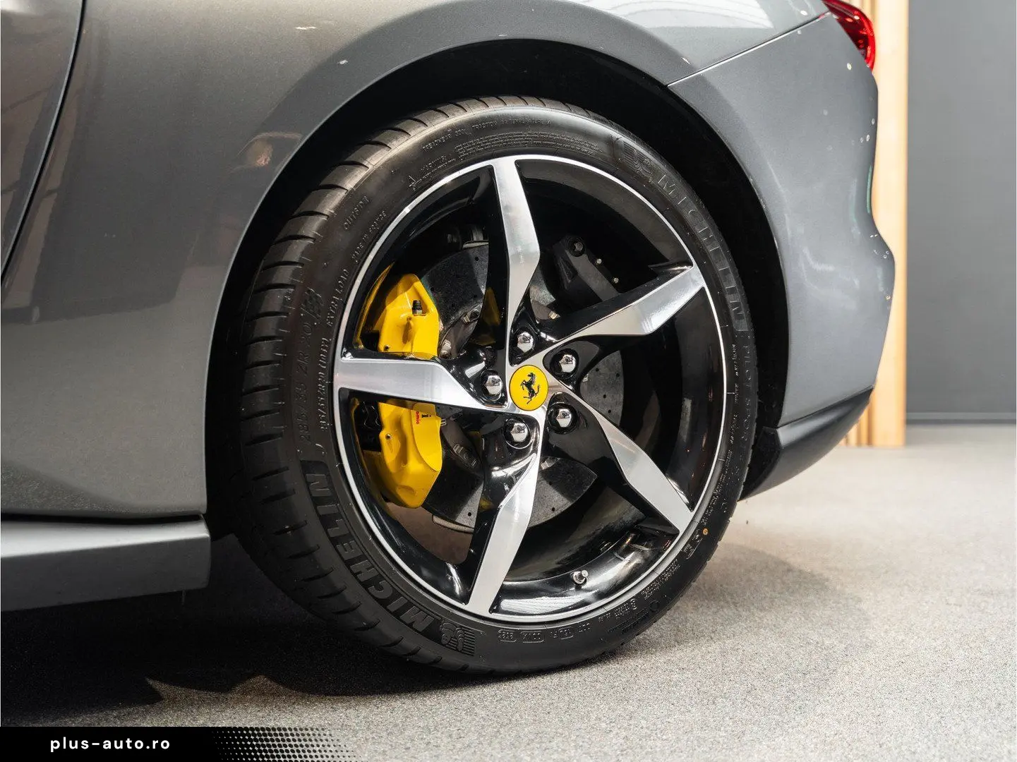 FERRARI Portofino M V8 HELE Carbon Daytona Seats 3.9 Por