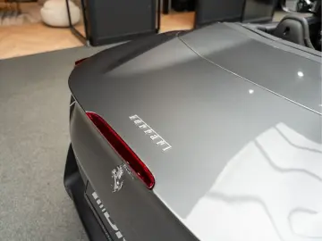 FERRARI Portofino M V8 HELE Carbon Daytona Seats 3.9 Por