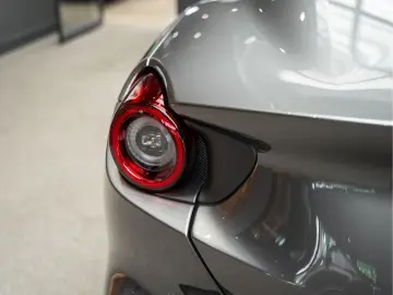 FERRARI Portofino M V8 HELE Carbon Daytona Seats 3.9 Por