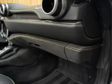 FERRARI Portofino M V8 HELE Carbon Daytona Seats 3.9 Por