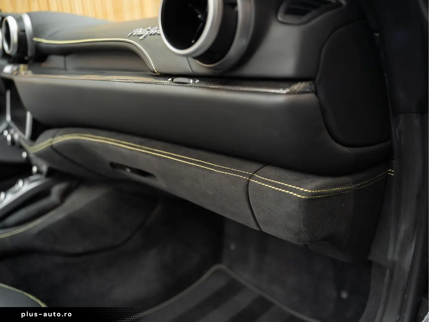 FERRARI Portofino M V8 HELE Carbon Daytona Seats 3.9 Por