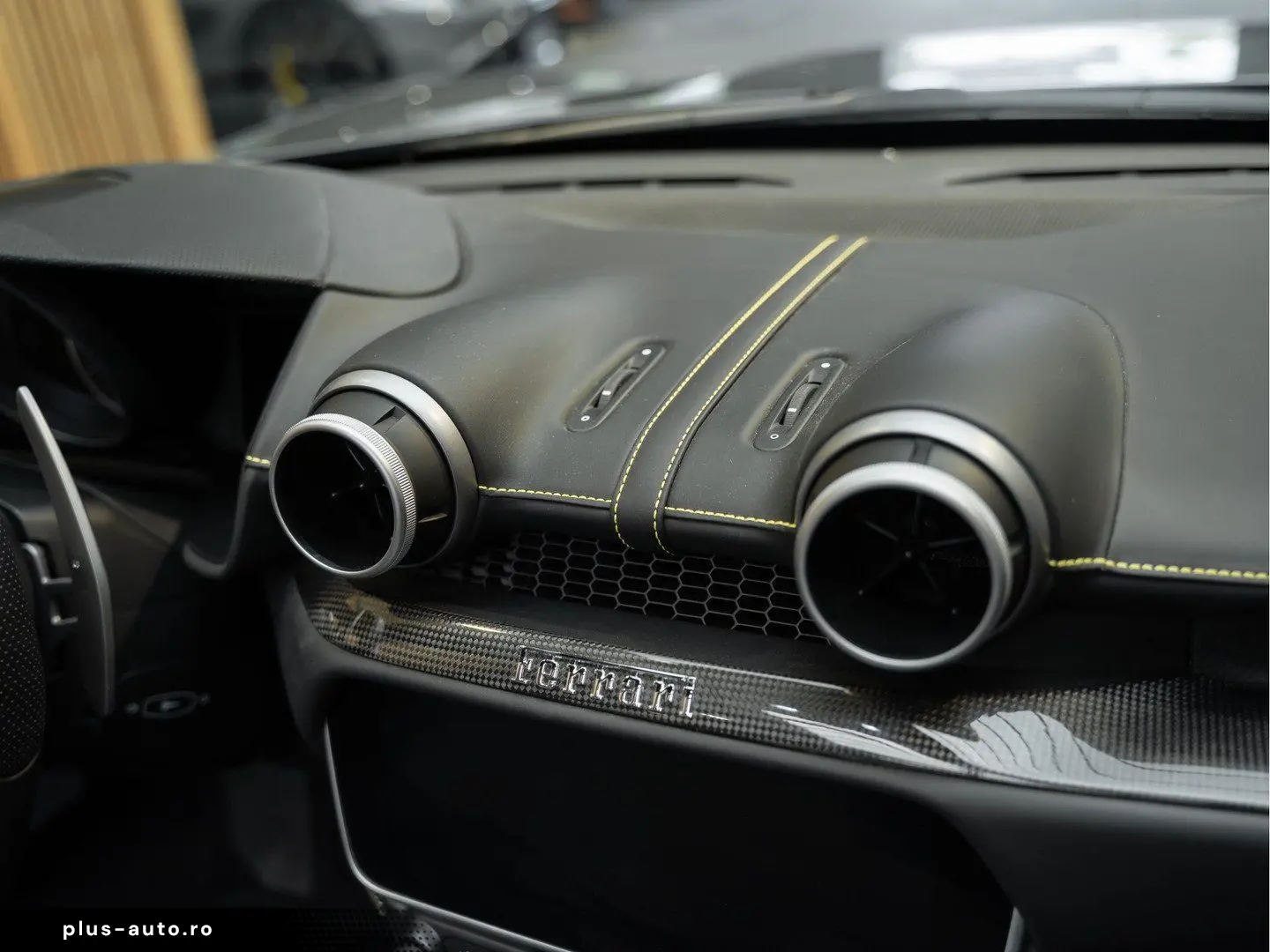 FERRARI Portofino M V8 HELE Carbon Daytona Seats 3.9 Por