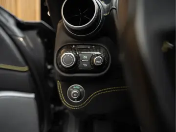 FERRARI Portofino M V8 HELE Carbon Daytona Seats 3.9 Por