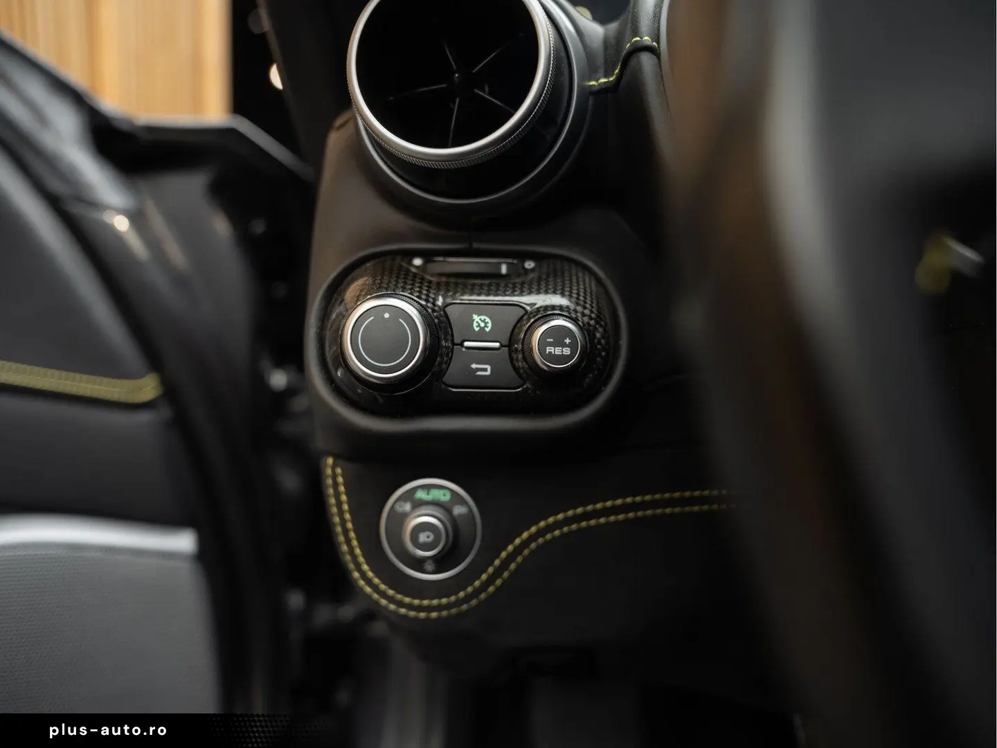 FERRARI Portofino M V8 HELE Carbon Daytona Seats 3.9 Por