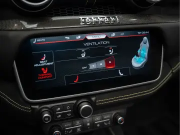 FERRARI Portofino M V8 HELE Carbon Daytona Seats 3.9 Por