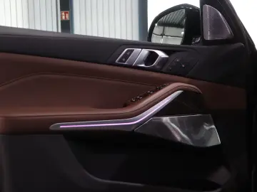 BMW X5 xDrive 40d INDIVIDUAL M-SPORTPAKET SKY-LOUNGE