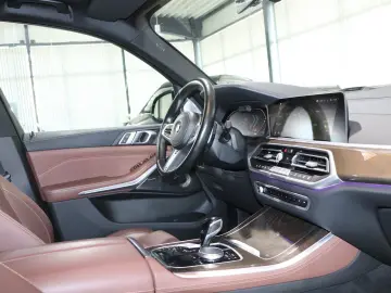 BMW X5 xDrive 40d INDIVIDUAL M-SPORTPAKET SKY-LOUNGE