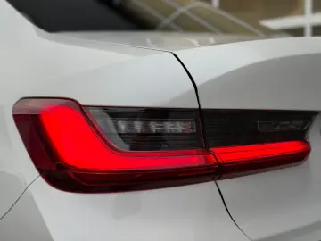 BMW 320 d xDrive M-SPORT StdHzg. ACC 19 Shadow Spur