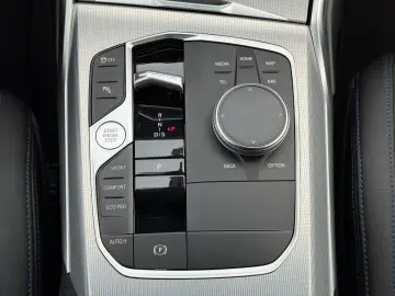 BMW 320 d xDrive M-SPORT StdHzg. ACC 19 Shadow Spur