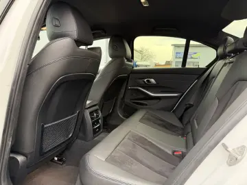 BMW 320 d xDrive M-SPORT StdHzg. ACC 19 Shadow Spur