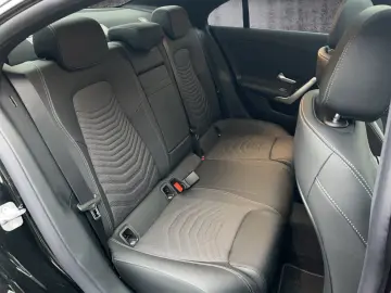 MERCEDES-BENZ CLA 200 d  NIGHT AHK DISTRO PANO 360