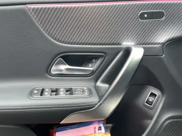 MERCEDES-BENZ CLA 200 d  NIGHT AHK DISTRO PANO 360