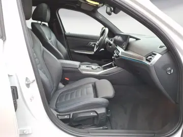 BMW 320d Aut. Limousine M Sportpaket Navi Glasdach B