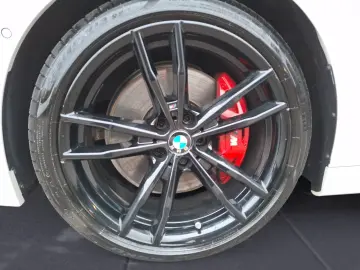 BMW 320d Aut. Limousine M Sportpaket Navi Glasdach B