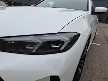 BMW 320d Aut. Limousine M Sportpaket Navi Glasdach B