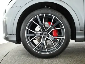 AUDI Q8 50 TDI FL S line