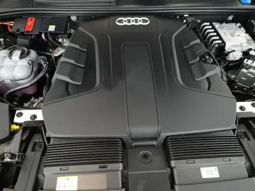 AUDI Q8 50 TDI FL S line