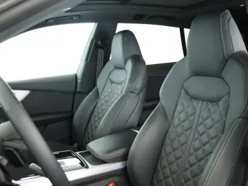 AUDI Q8 50 TDI FL S line