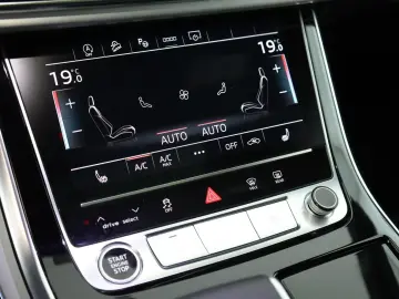 AUDI Q8 50 TDI FL S line