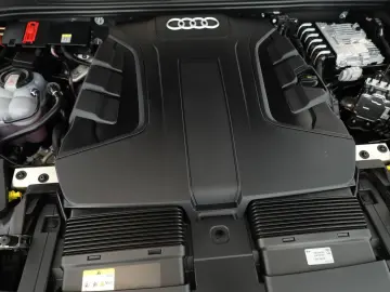 AUDI Q8 50 TDI FL S line