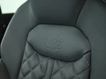 AUDI Q8 50 TDI FL S line