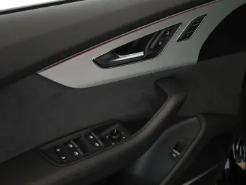 AUDI Q8 50 TDI FL S line