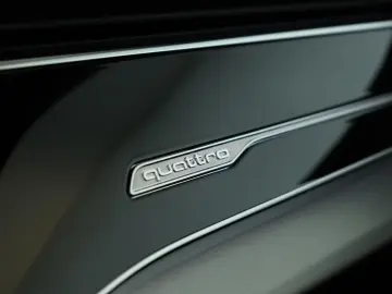 AUDI Q8 50 TDI FL S line