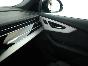 AUDI Q8 50 TDI FL S line