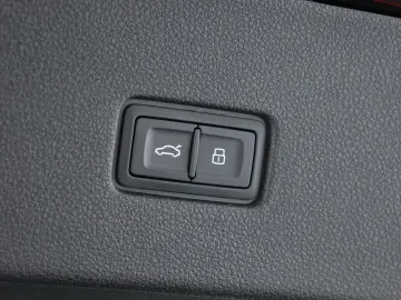 AUDI Q8 50 TDI FL S line