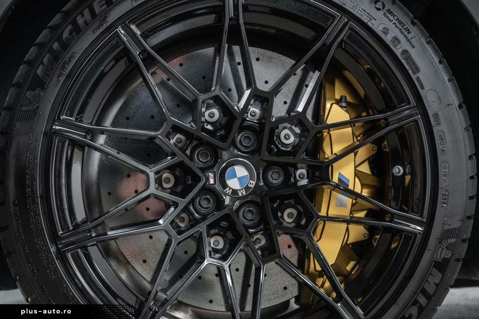 BMW M4 Competition xDrive INDIVIDUAL DRIVERS KERAMIK