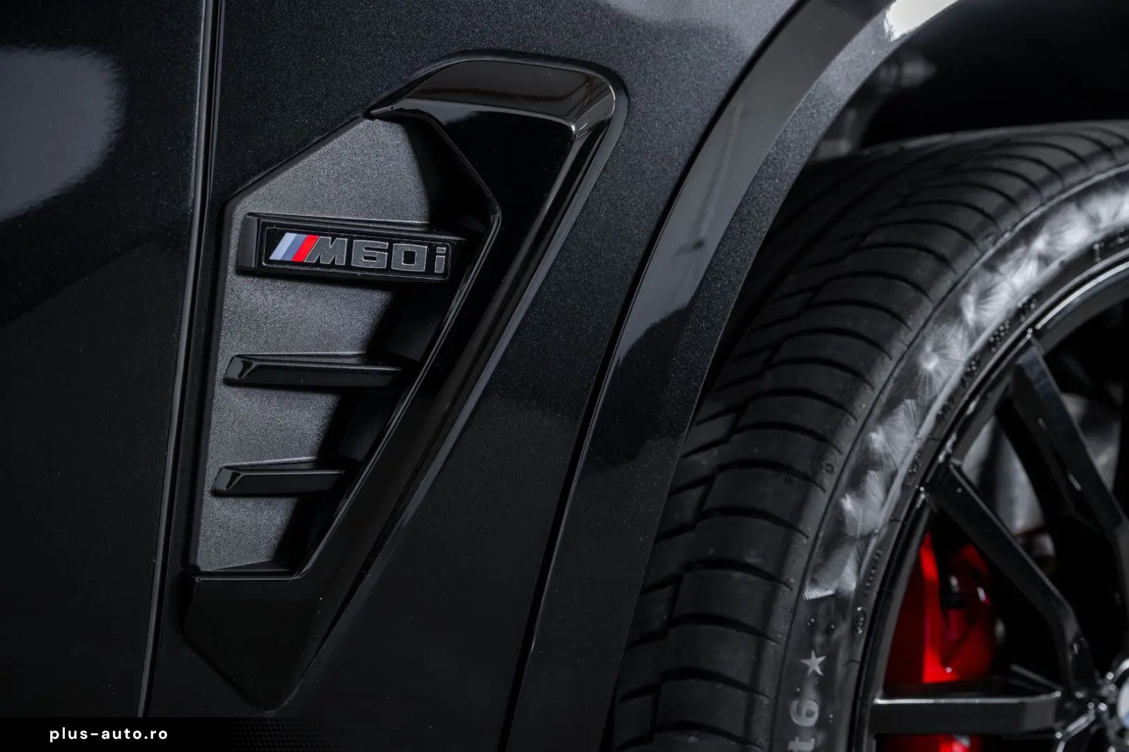 BMW X5 M60i PROFESSIONAL CARBON GLAS SKY MERINO B&W