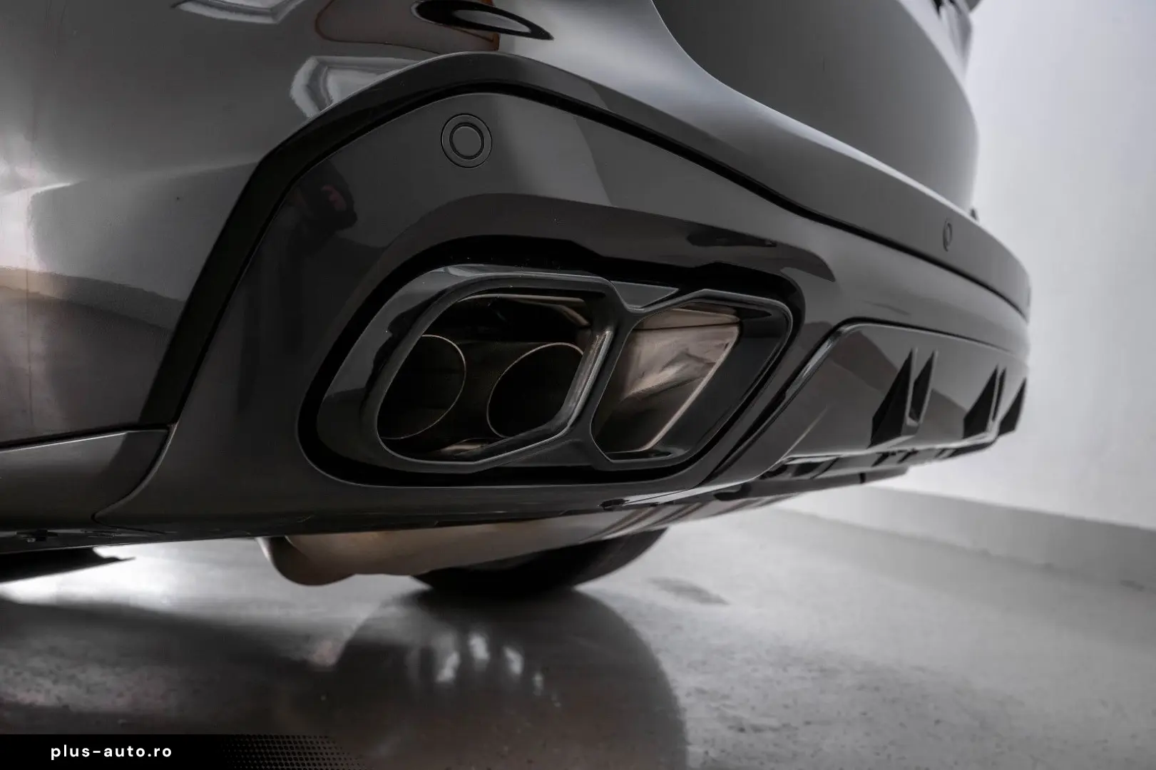 BMW X5 M60i PROFESSIONAL CARBON GLAS SKY MERINO B&W