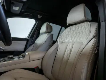 BMW X5 M60i PROFESSIONAL CARBON GLAS SKY MERINO B&W