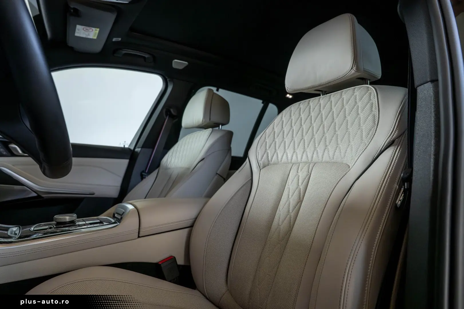 BMW X5 M60i PROFESSIONAL CARBON GLAS SKY MERINO B&W