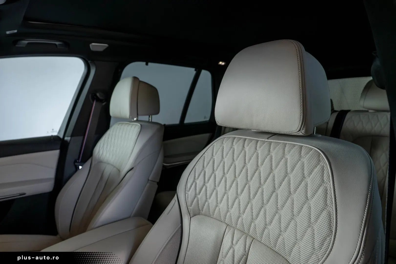 BMW X5 M60i PROFESSIONAL CARBON GLAS SKY MERINO B&W